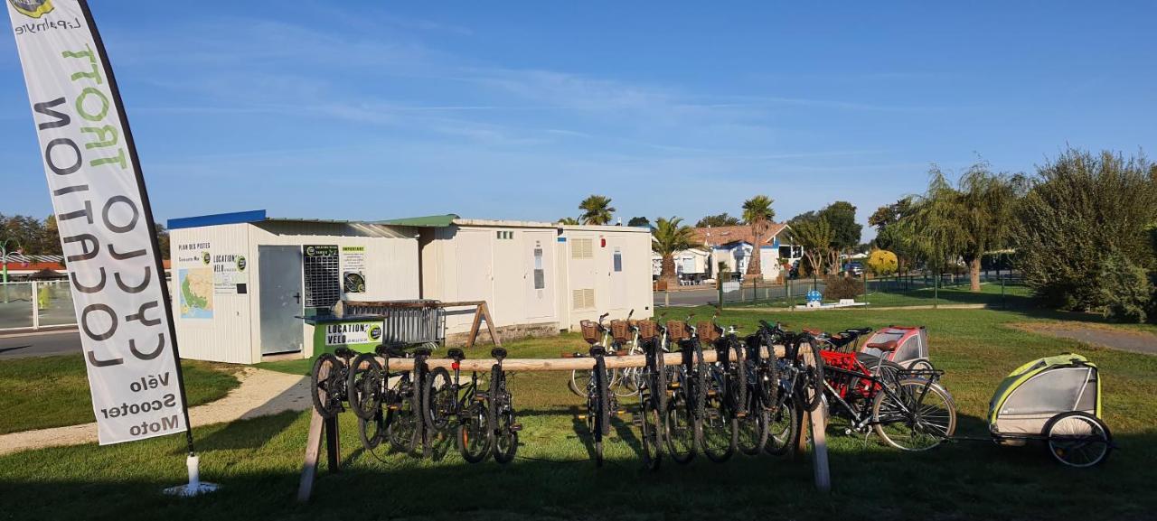 Mobilhome 2Ch Climatise-Terrasse Fermee-4 Velos-Camping 4 Etoiles Les Charmettes Les Mathes Zewnętrze zdjęcie